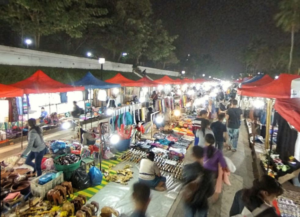 Luang Prabang Gece Pazarı (Sılent Market)
