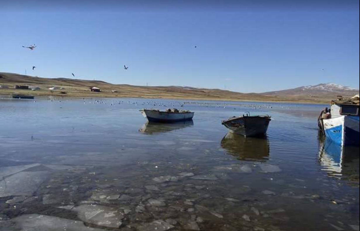 Ahlat 'ta Gezilecek Yerler, Nazik Gölü