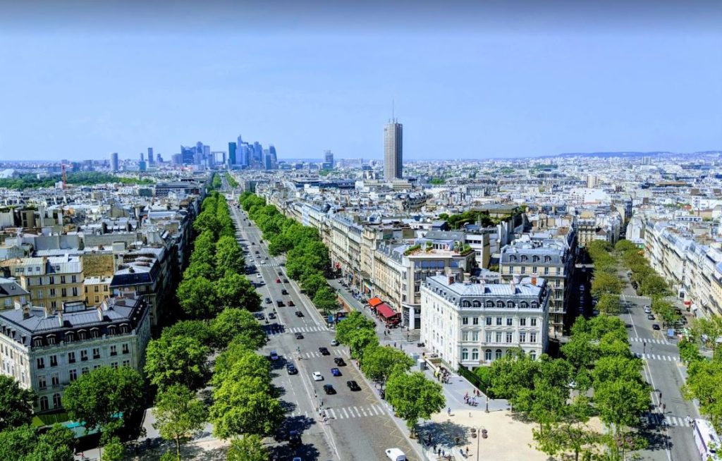 Champs Elysees'edeki Zafer Takı'ndan Defense Bölgesinin Görünüşü