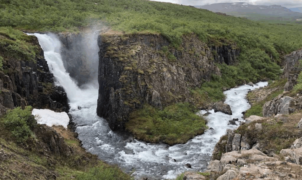Fardagafoss Şelalesi