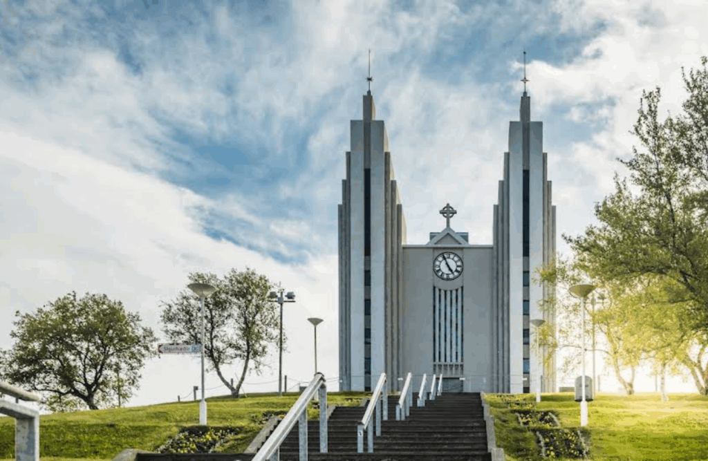 Lüteriyen Kilisesi Akureyrarkirkja