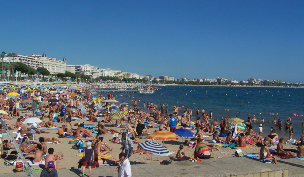 Gote d'Azur 'un Ünlü Kenti Cannes ve Plajı