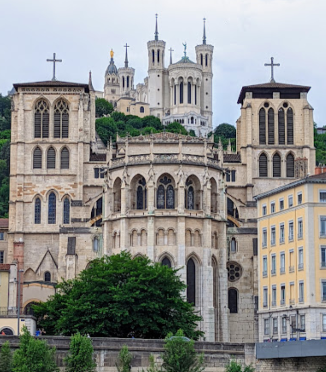 Lyon Gezilecek Yerler, Sait-Jean Katedrali