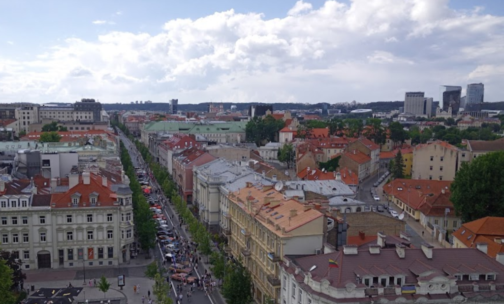 Gediminas Caddesi (Gedimino Prospektas  – Gediminas Avenue)