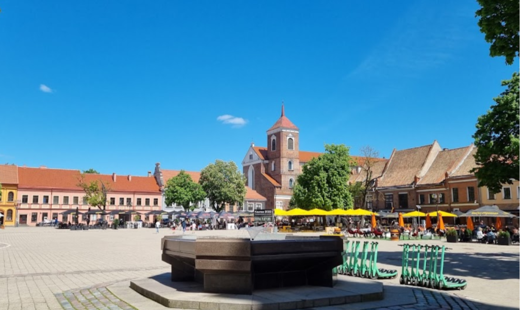 Kaunas Belediye Binasi (Town Hall) ve Meydanı