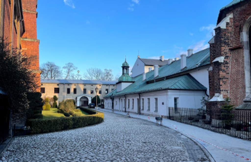 Saints Peter and Paul Church (Aziz Peter ve Aziz Paul Kilisesi),