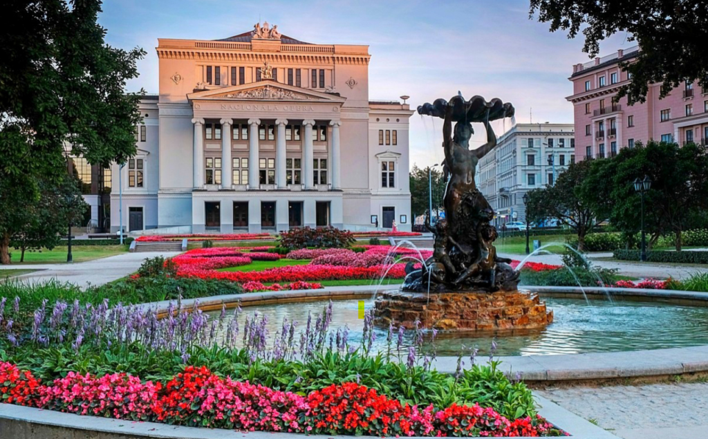 Ulusal Opera ve Bale Binası (National Latvian Opera)