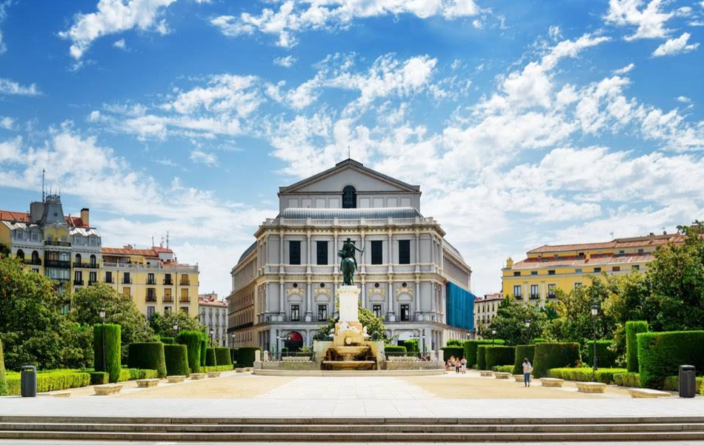 Teatro Real (Opera Binası)