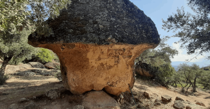 Latmos Gezi Programı, Kaya Oluşumları