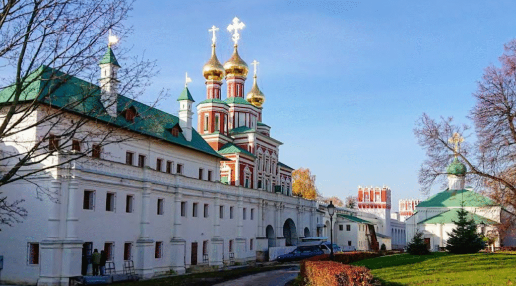 Novodevichy Mezarlığı ve Manastırı